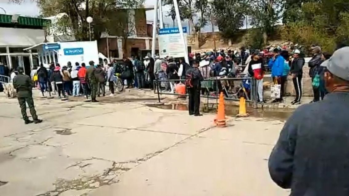 Salvaje tiroteo entre bagayeros y gendarmes en la frontera de Jujuy [VIDEO]