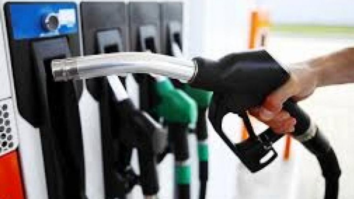 Saluden a la nafta que se va: pasar�a los $100 seg�n este anuncio