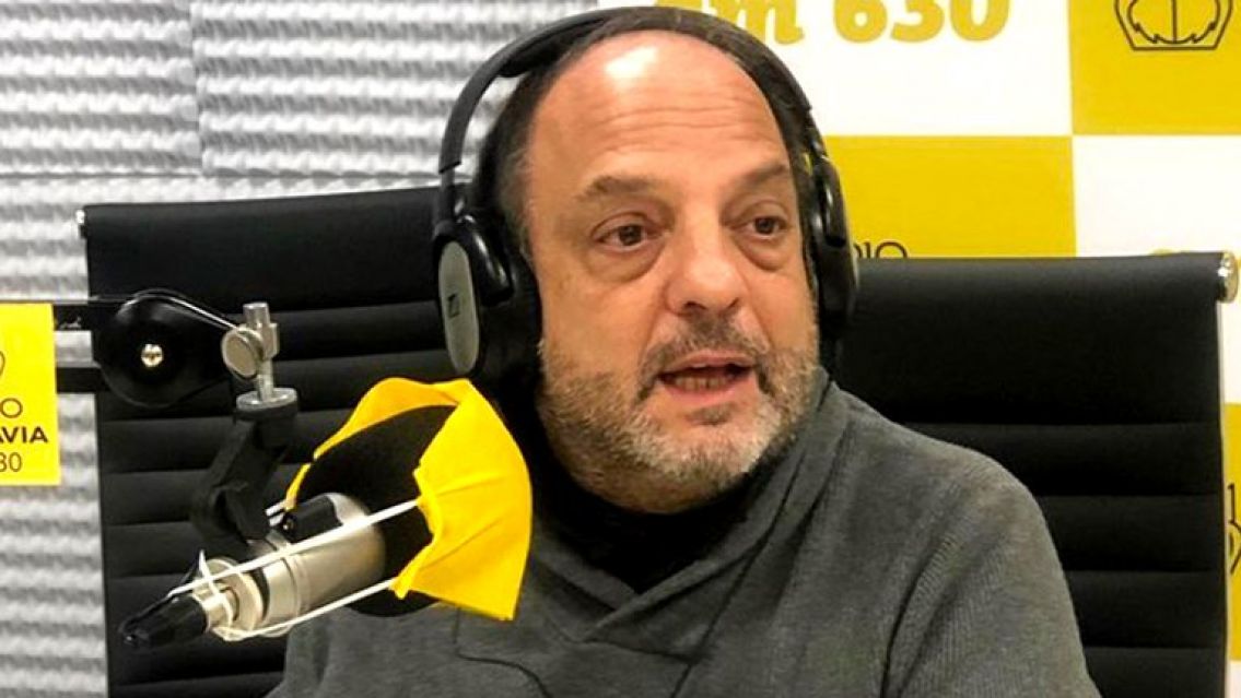 Internaron a Baby Etchecopar: Le dieron una feroz golpiza 