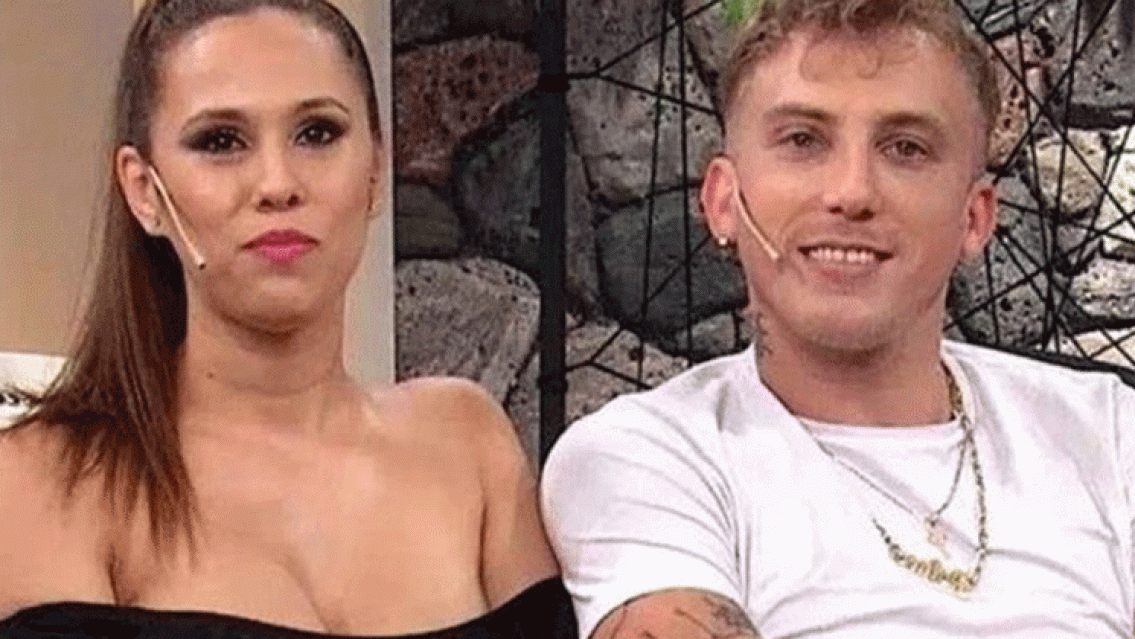 El Polaco dobl� la apuesta tras la fiesta y subi� una foto casi desnudo con su novia Barby Silenzi 
