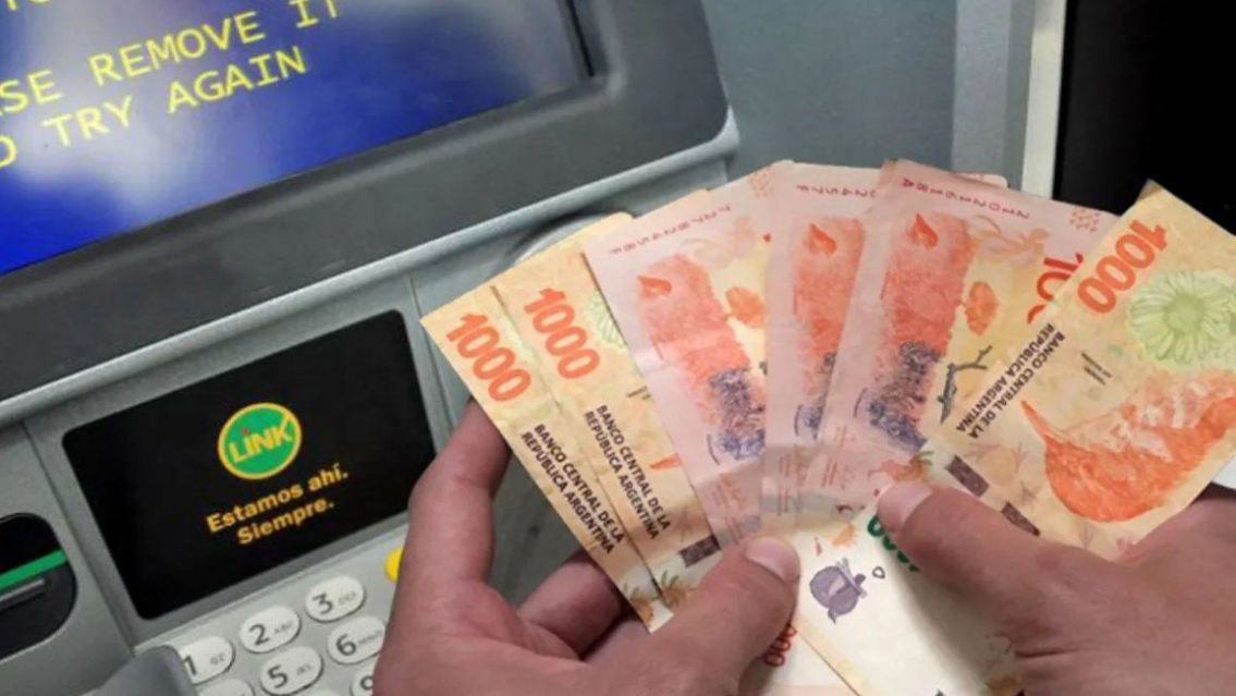 Malas noticias para los que cobran Asignaciones Familiares: Les pusieron un límite