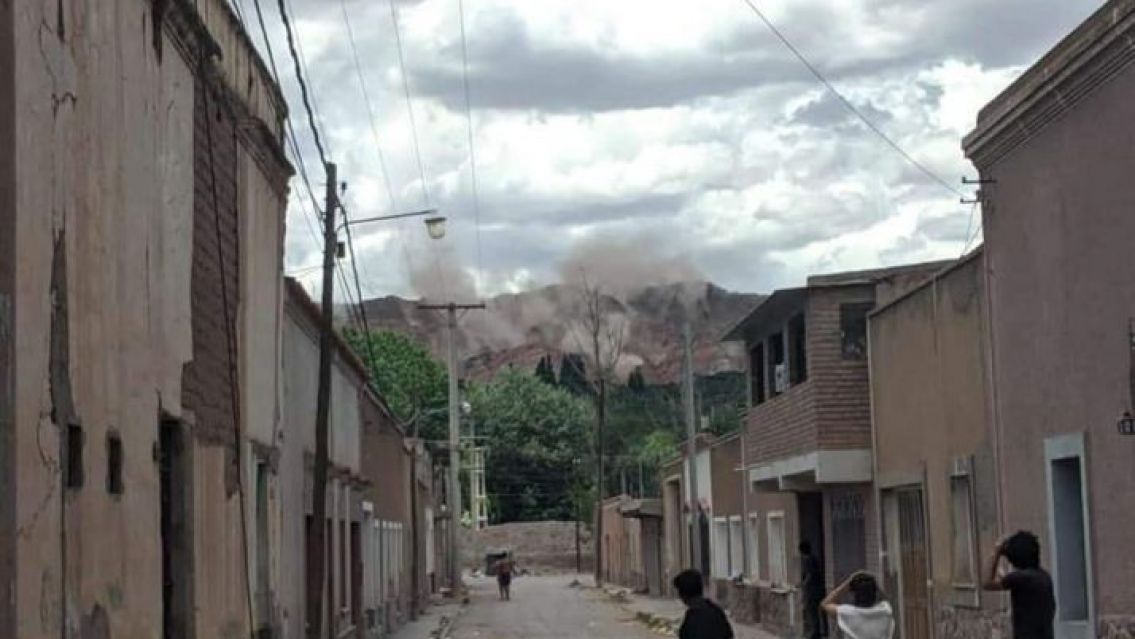 El terrible temblor en Jujuy "partió" los cerros de la Quebrada