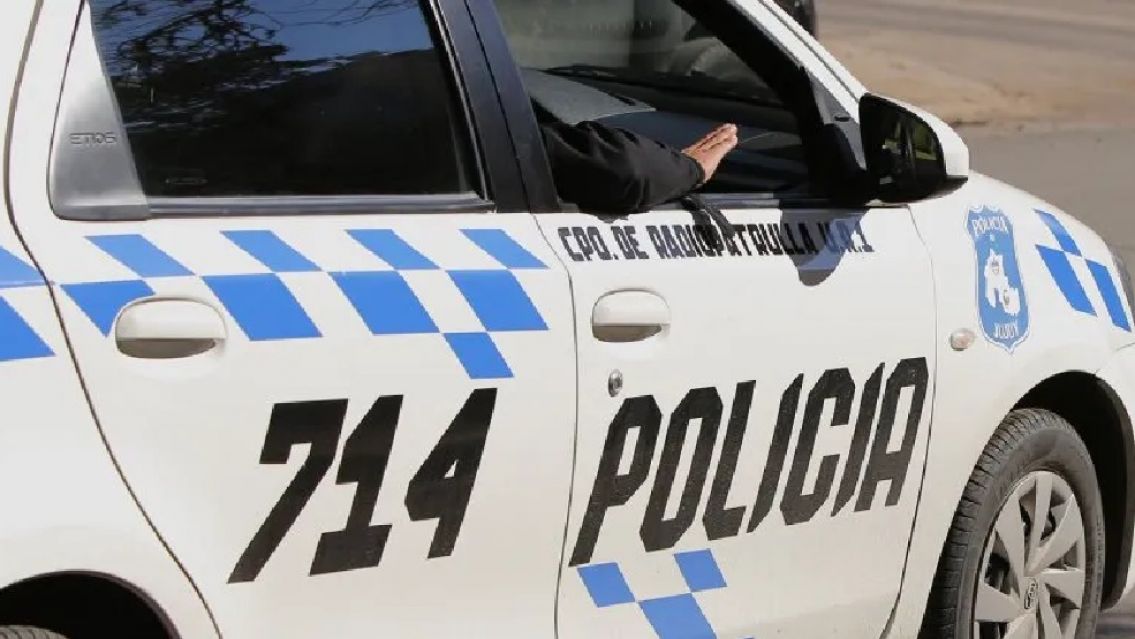 Reventaron el Registro Civil de Maimara a pedradas: rompieron todo