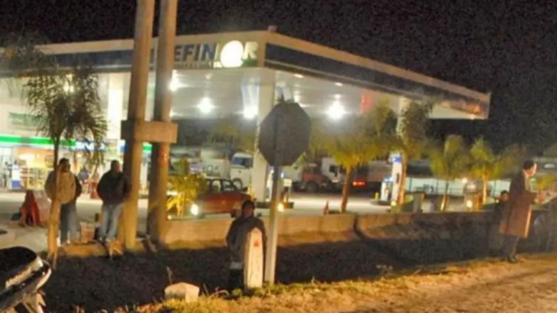 Se robaron un camión lleno de cerveza y lo tiraron en una Refinor