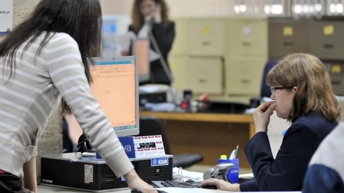 Rebrote de Covid: cuáles son los empleados que volverán a trabajar en sus casas