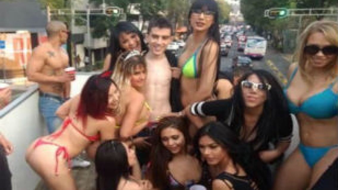 Tiene 23 años y acabó siendo el rey del porno: le dicen “el niño polla”