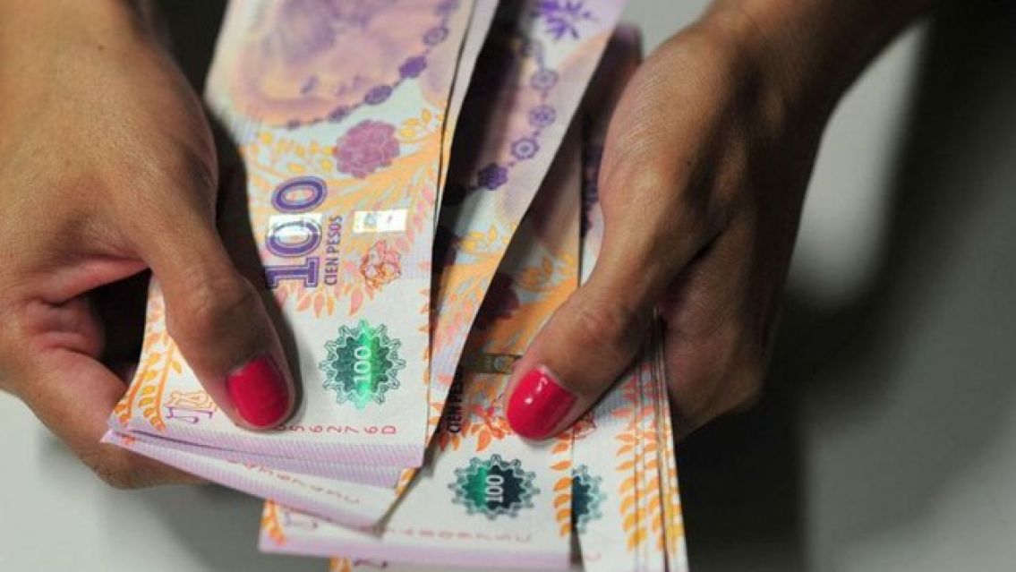 C�mo cobrar los 13 mil pesos de la AUH: muy simple