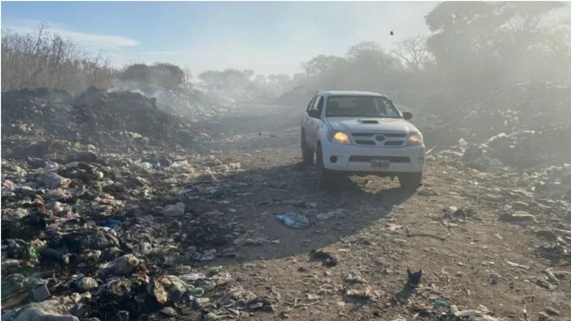 Basural y quema de basura en Perico: denuncias cruzadas