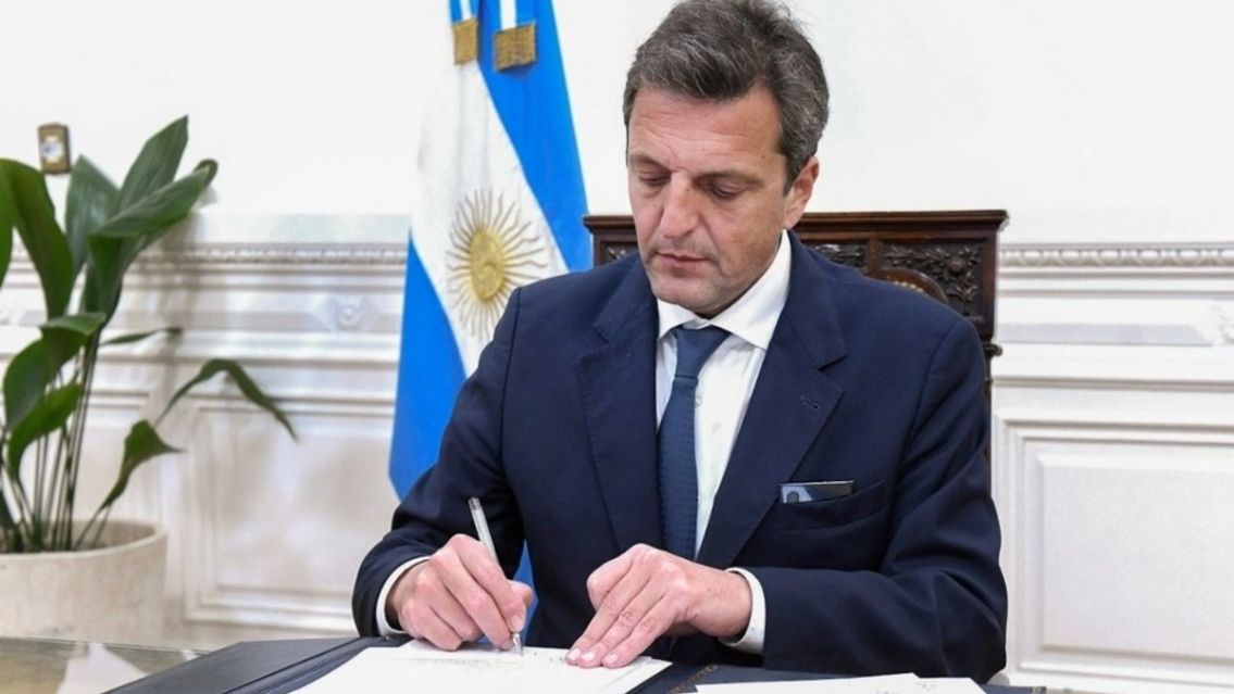 Presentan proyecto para que sueldos de menos de $150.000 no paguen ganancias