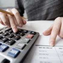 Tras la actualizaci&oacute;n del salario m&iacute;nimo se viene un impuestazo en los sueldos m&aacute;s altos