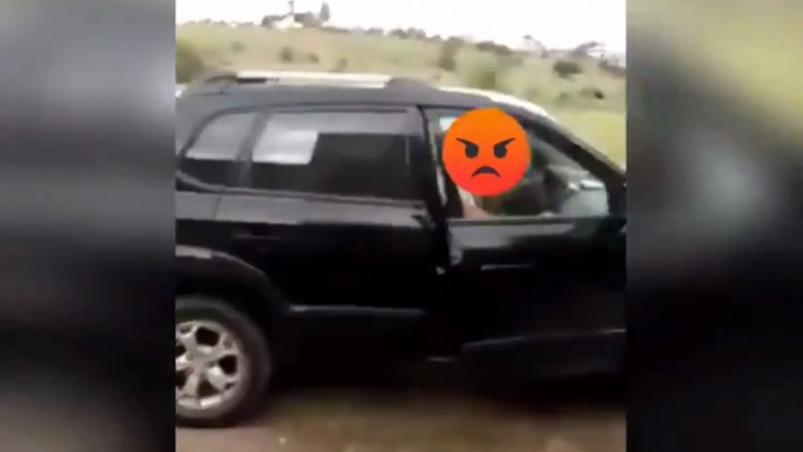 [VIDEO] Norte�a film� a un pap� haciendo algo horrible con su hija en su 4X4