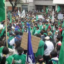 Jujuy: proponen aumento del piso salarial y un bono de 100 mil pesos