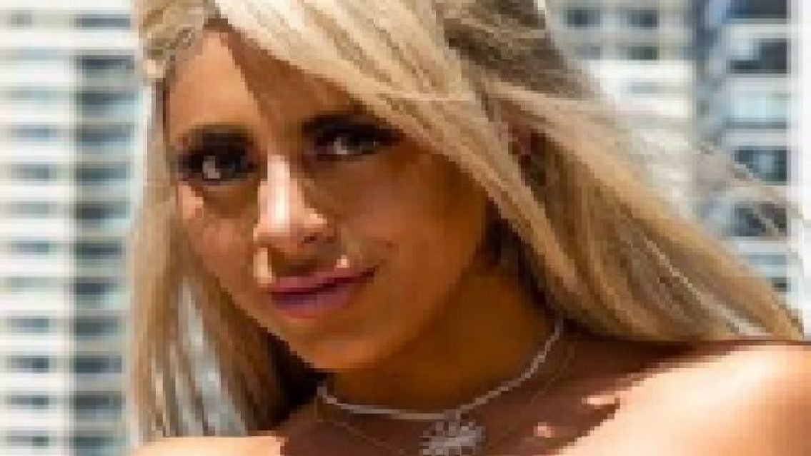 [DESNUDO TOTAL] Faty Herrera se sac� una foto en Buenos Aires sin corpi�o 