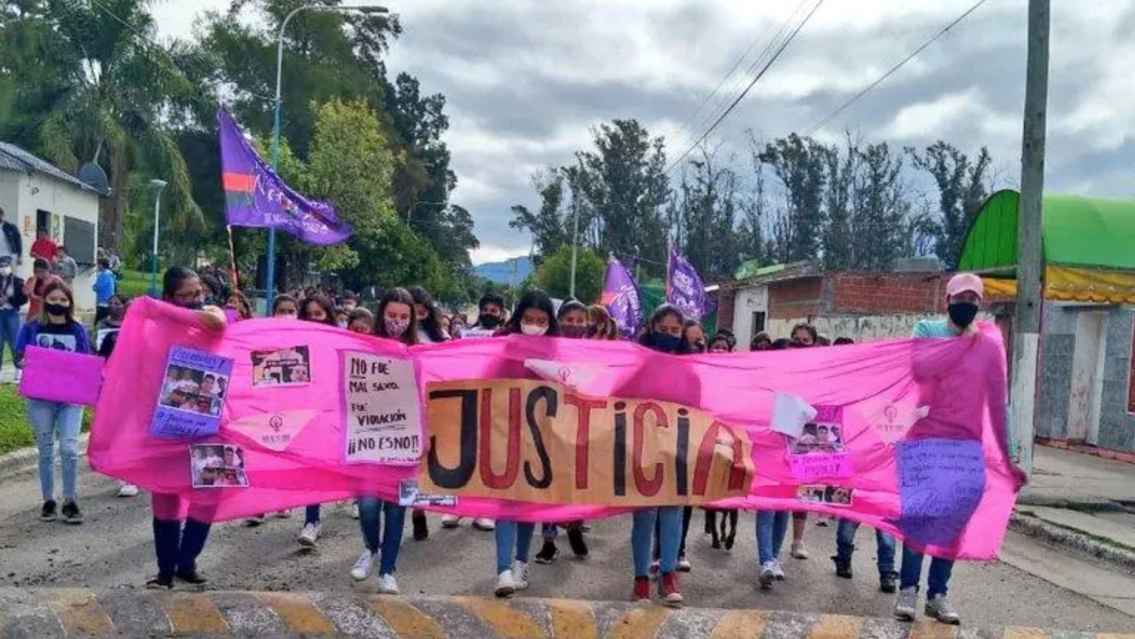 Abusaron en manada en una fiesta clandestina: hijo de un ex intendente quiso pagar el silencio de la v�ctima�