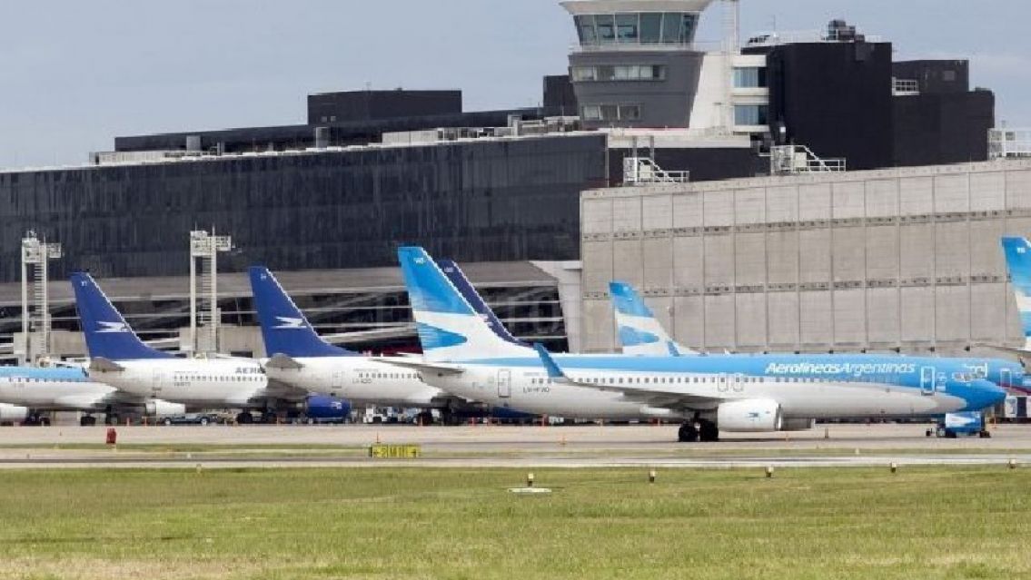 Anunciaron paro en aeropuertos: habrá demoras y cancelaciones de vuelos en todo el país