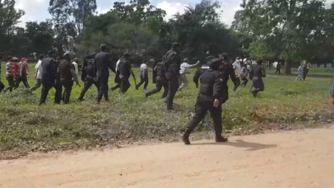 [VIDEO] El intendente de El Talar no cumple y la Polic�a reprime manifestantes