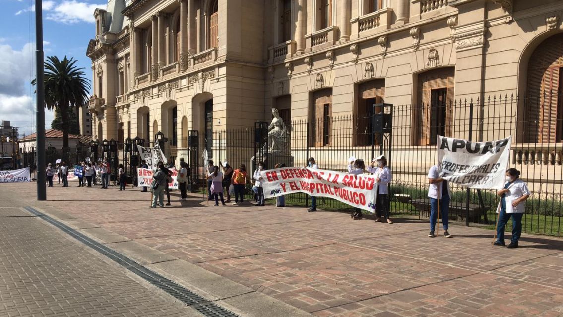 M�dicos y enfermeros de paro en Jujuy: "Dejen atr�s el desmantelamiento"