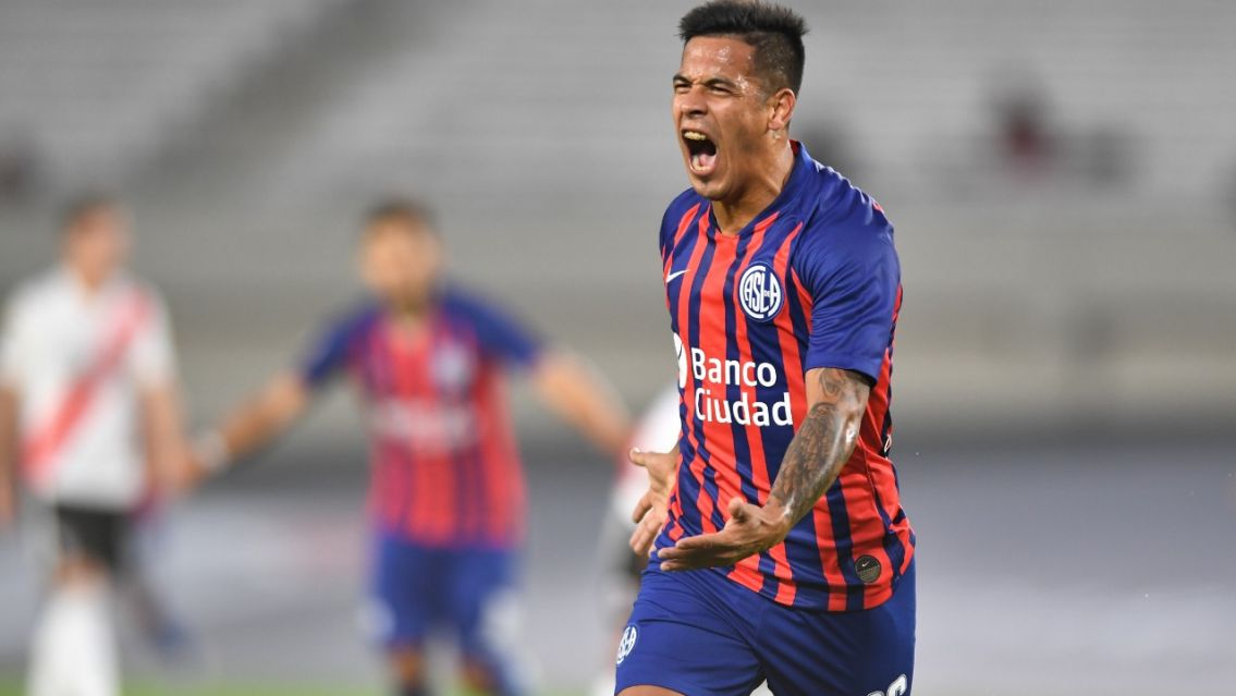 San Lorenzo dio el batacazo, venci� a River y se meti� en la pelea por la clasificaci�n