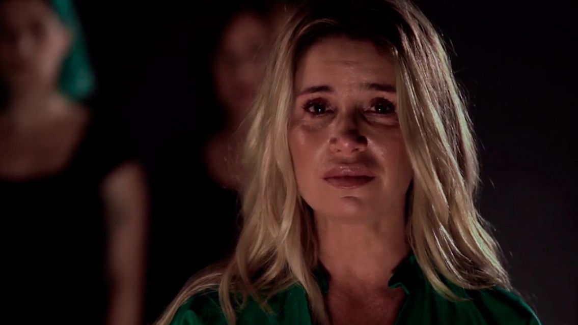 "Me contagi� porque soy peroncha con sobre. �Entend� bien?", pregunt� ir�nica Flor Pe�a