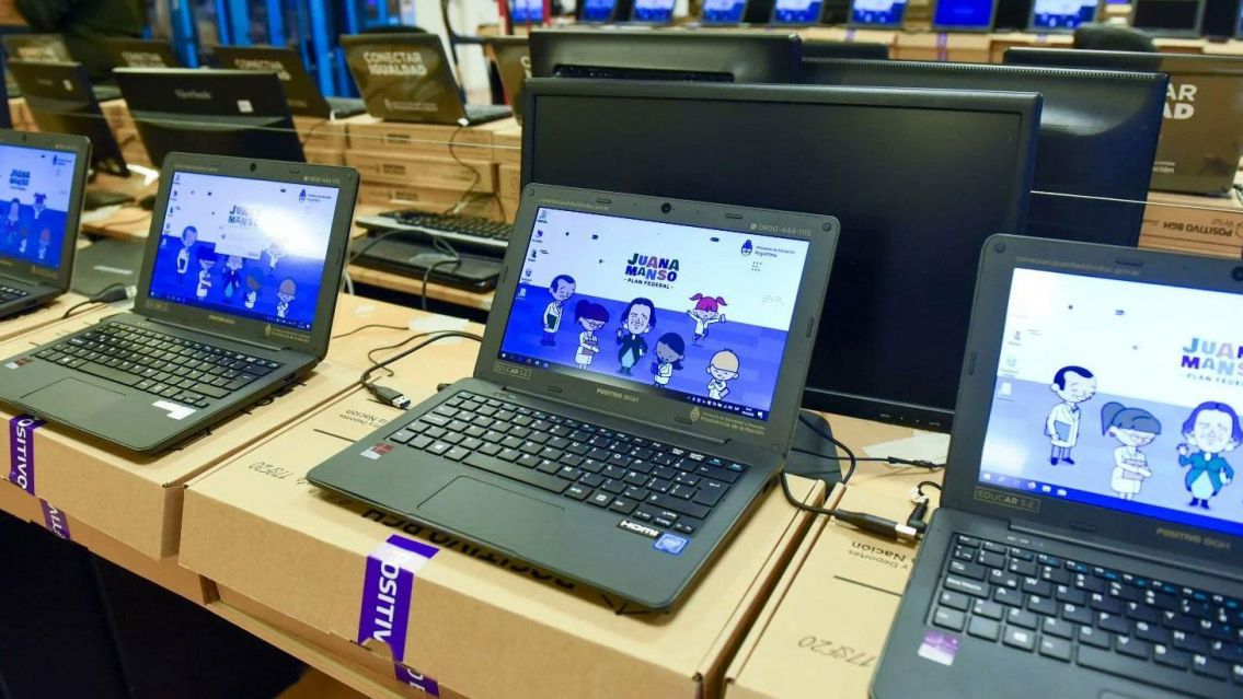 El Gobierno entregará muchísimas notebooks: quiénes podrán solicitarla