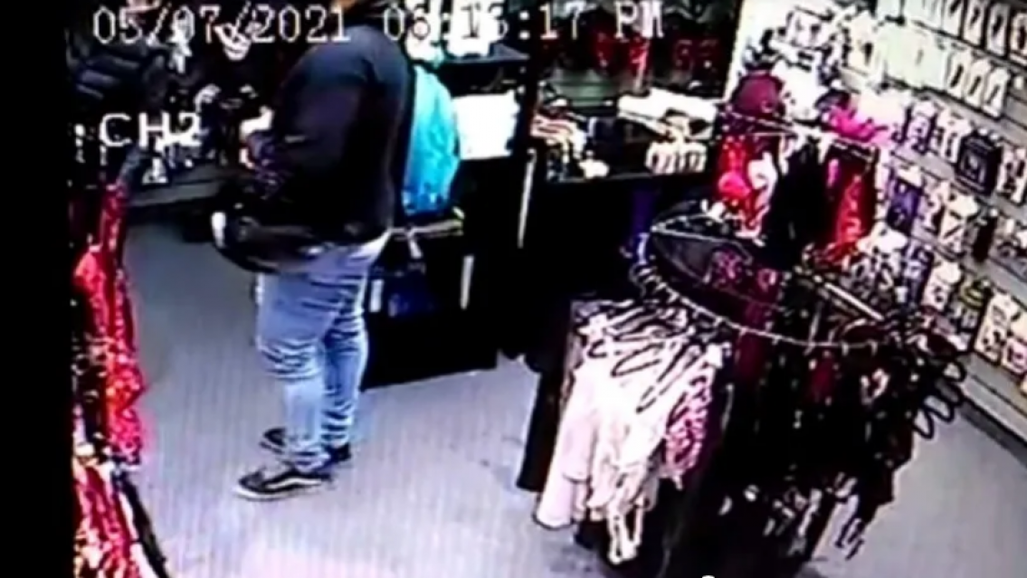 Ladr�n "HOT": rob� un sex shop y se llev� 86 "lucas" en juguetes sexuales