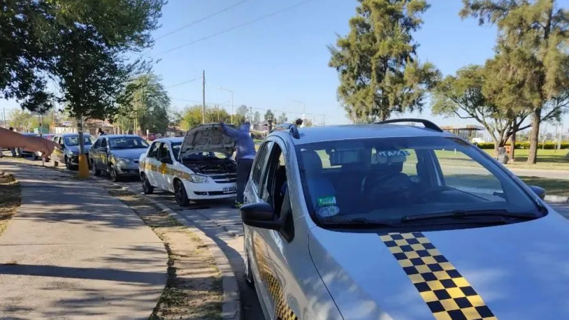 Taxistas buscan actualizar el cuadro tarifario y plantean un nuevo aumento