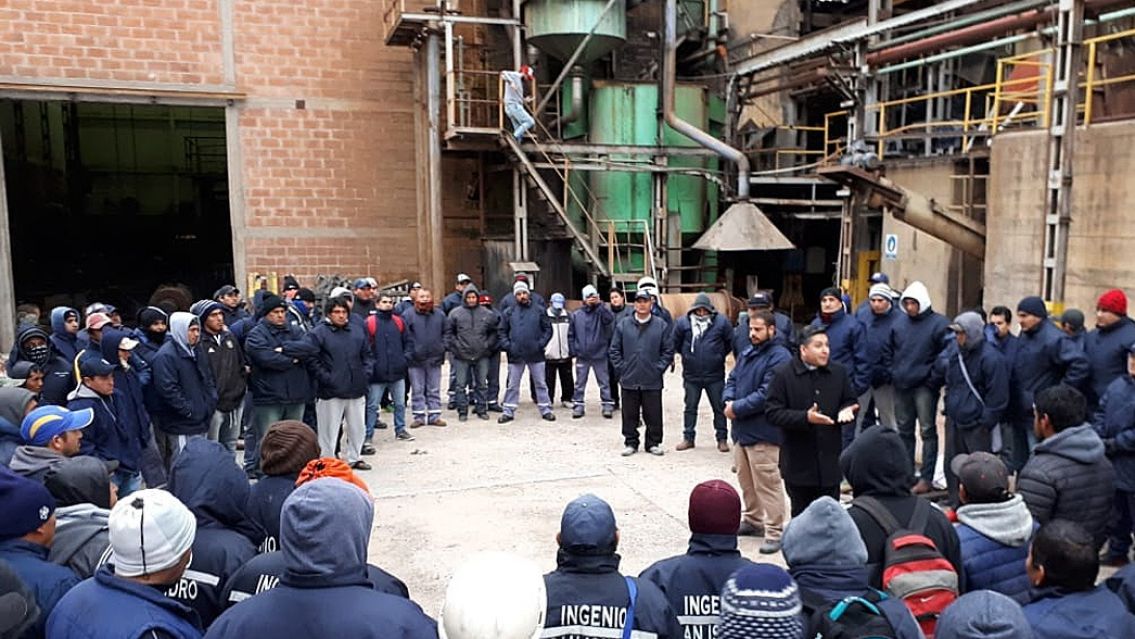 Azucareros se unen contra los atropellos y preparan un plan de lucha