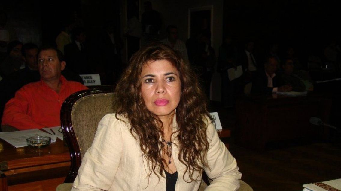 Concejala juje�a destrozo a Mart�nez: "Siempre llega cuando hay un cad�ver"