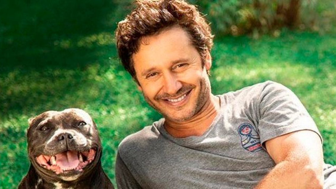 Benjamín Vicuña fue a grabar con síntomas de covid, lo repudiaron y salió a hablar