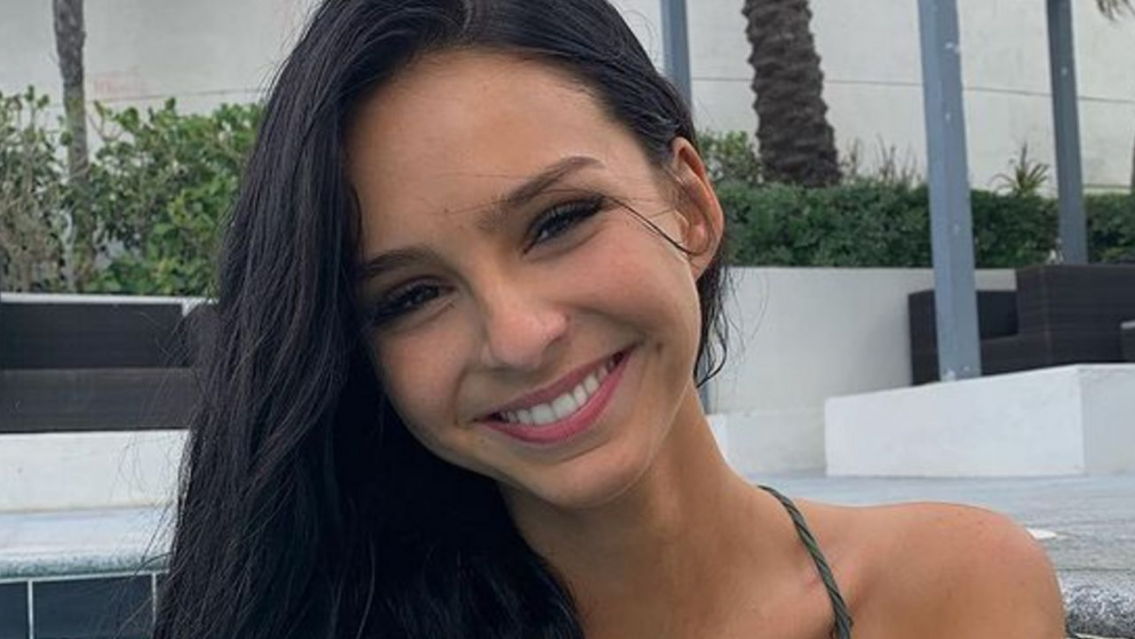 Juanita Tinelli se sigue destapando. Posó en ropa interior recién levantada al mediodía