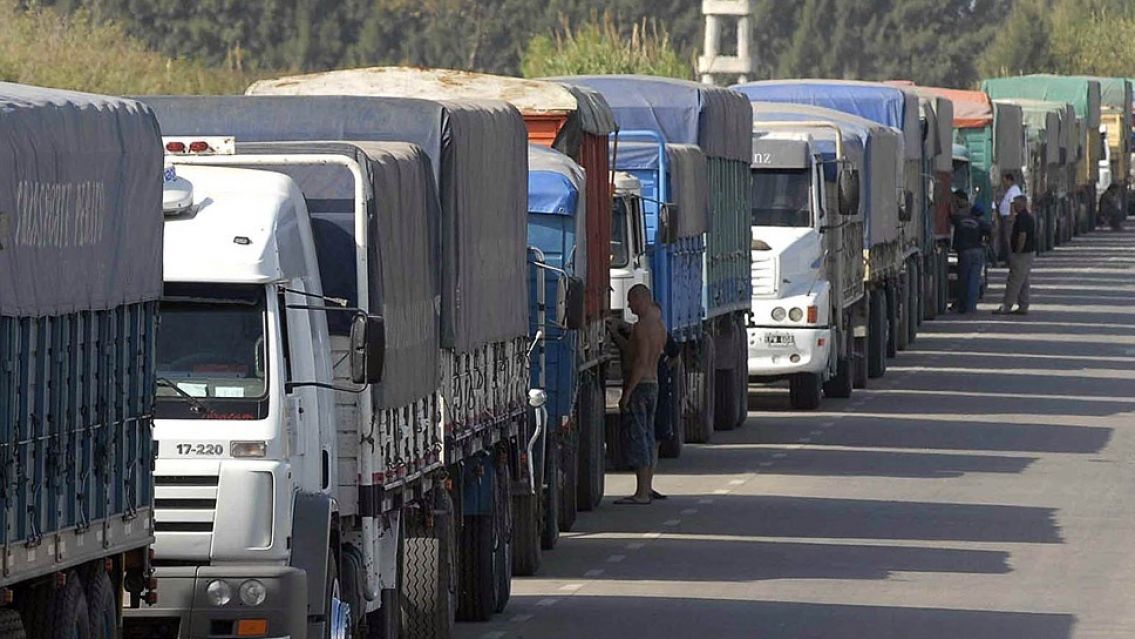 Paro de Camioneros en todo el pa�s: exigen un aumento del 131%