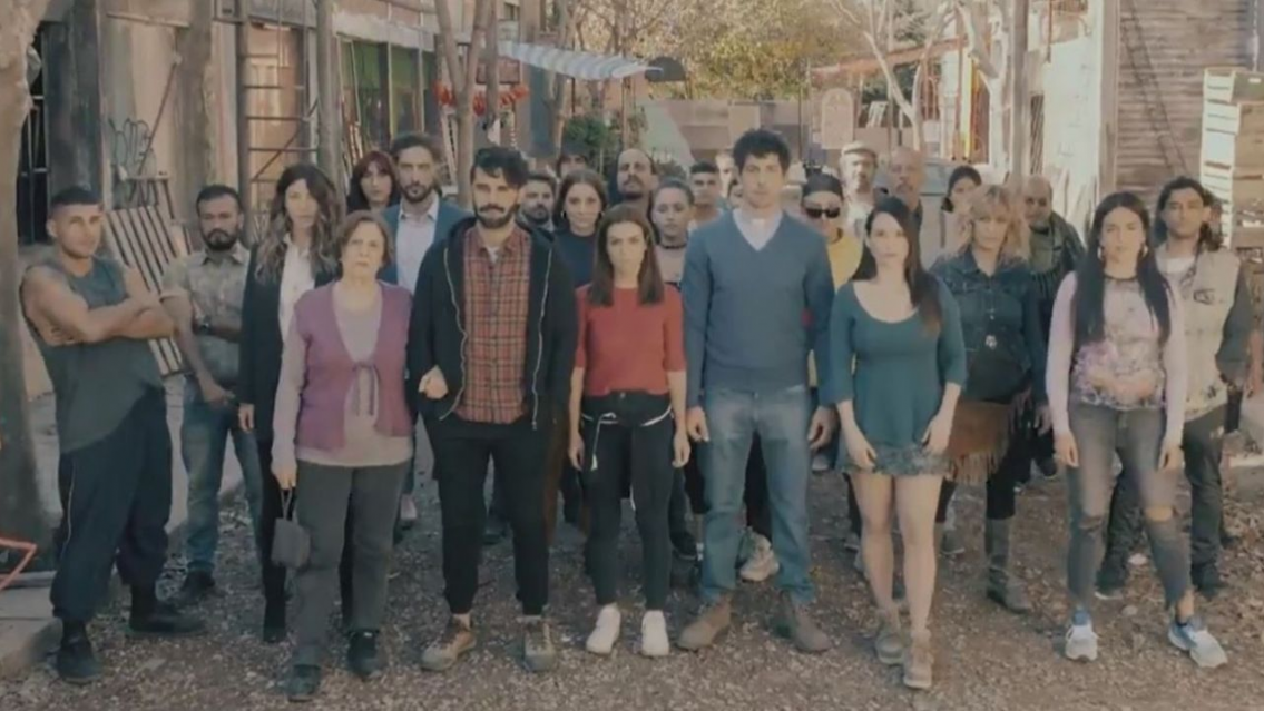 "Basta de romantizar la pobreza", el reclamo a Adri�n Suar sobre su nueva novela con El Polaco, �ngela Leiva, Agustina Cherri y Esteban Lamothe