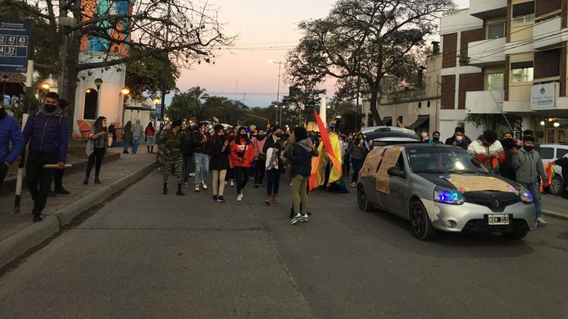 Jujuy se pint� de colores: importante movilizaci�n en el d�a del orgullo