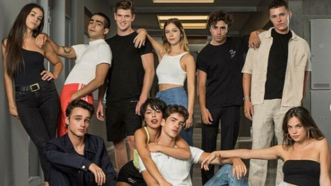 Escrachan por machirulo a uno de los actores de Elite. Lo mandaron al frente