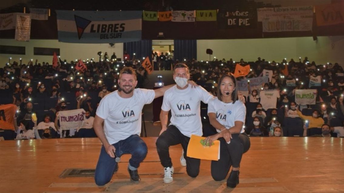 Militante de VIA tildó a Juárez de vendida y de "candidata de Rivarola"