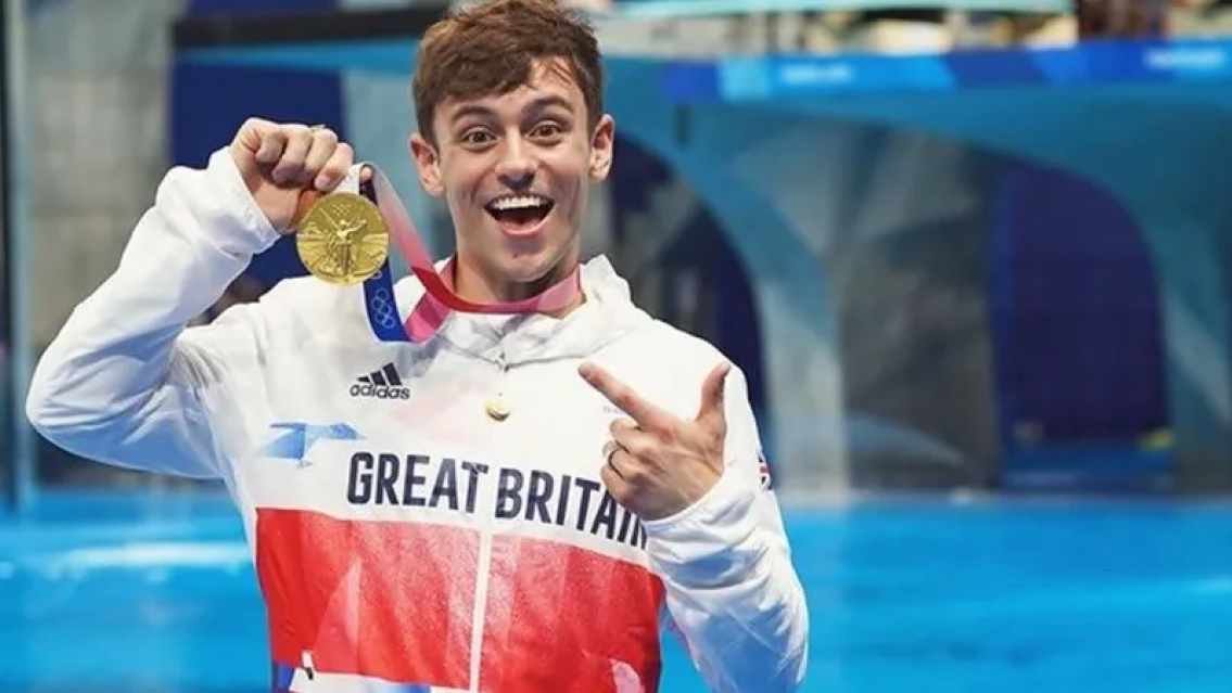 "Soy gay y campe�n ol�mpico", el mensaje de Tom Daley tras ganar el oro en Tokio 2020