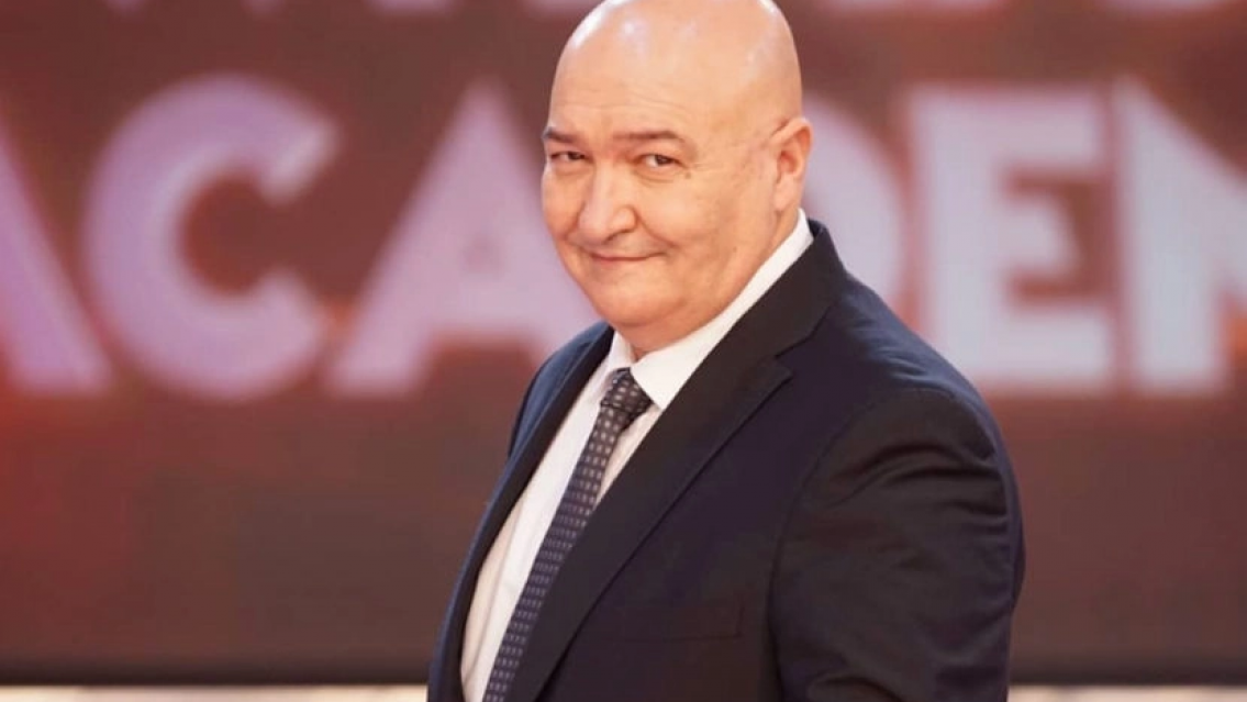 El gran secreto de Larry de Clay, piensa casarse con su pareja muy pronto