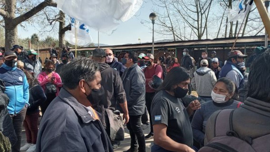 Paro y marcha del SEOM en Jujuy: por paritarias y la liberación de un delegado