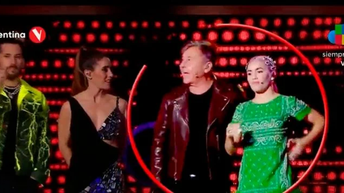 Lali Espósito enojada, le sacó la mano a Ricardo Montaner. Así no...
