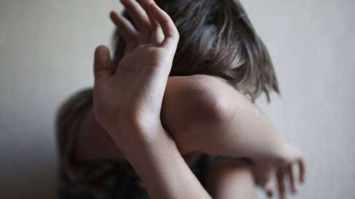 "Quedate tranquila, porque si no te mato a piñas": lo que le decía un chico santiagueño cuando violaba a su hermanastra