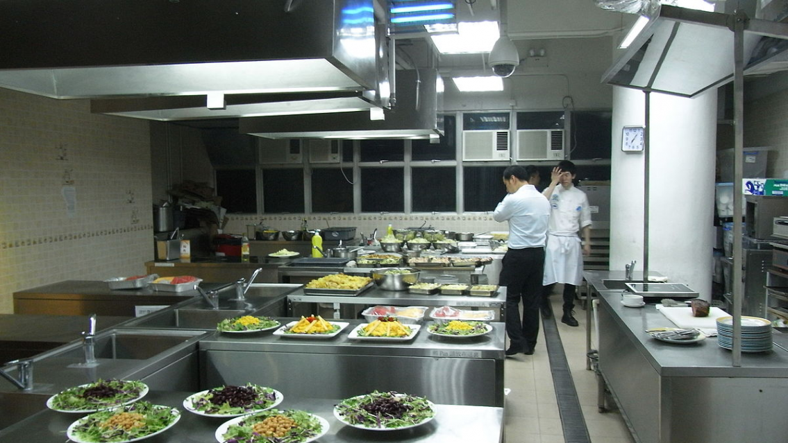 Famoso restaurante juje�o, suma trabajadores. Admiten personas de hasta 48 a�os, �c�mo me postulo?