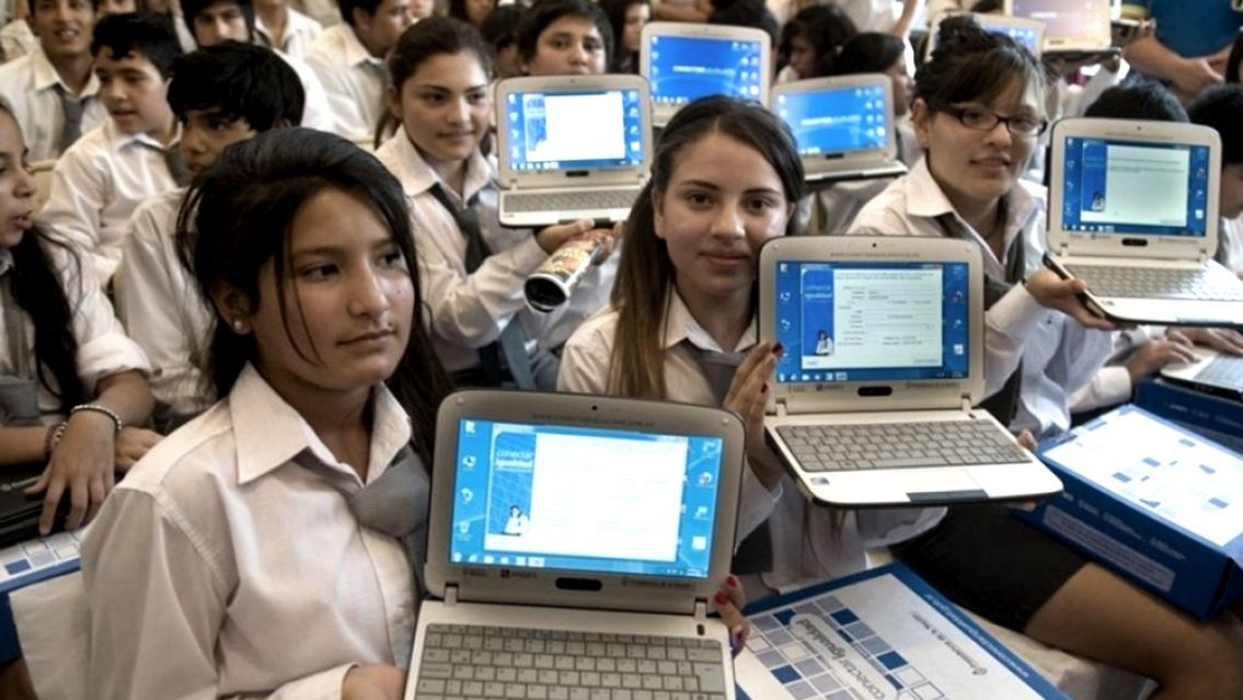 Furor por las netbooks del Gobierno: Todos quieren saber como pedirla
