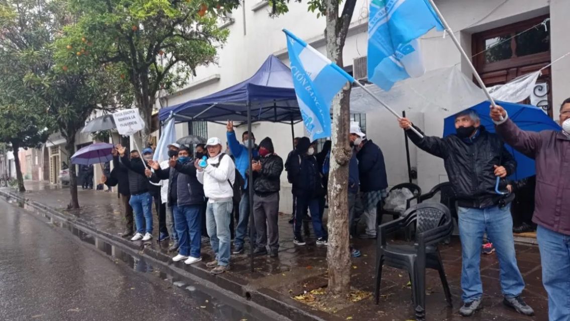 Banco de Desarrollo: trabajadores se reunirán con el Gobierno y hay expectativas