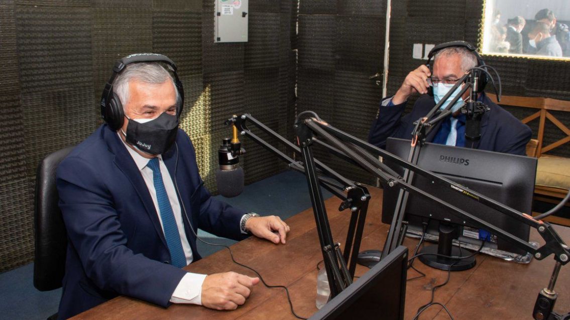 Ya está en el aire Radio Provincia de Jujuy y Morales fue el primero en visitarla