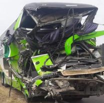 Grave accidente: colectivo chocó contra un camión cuando viajaba a Jujuy