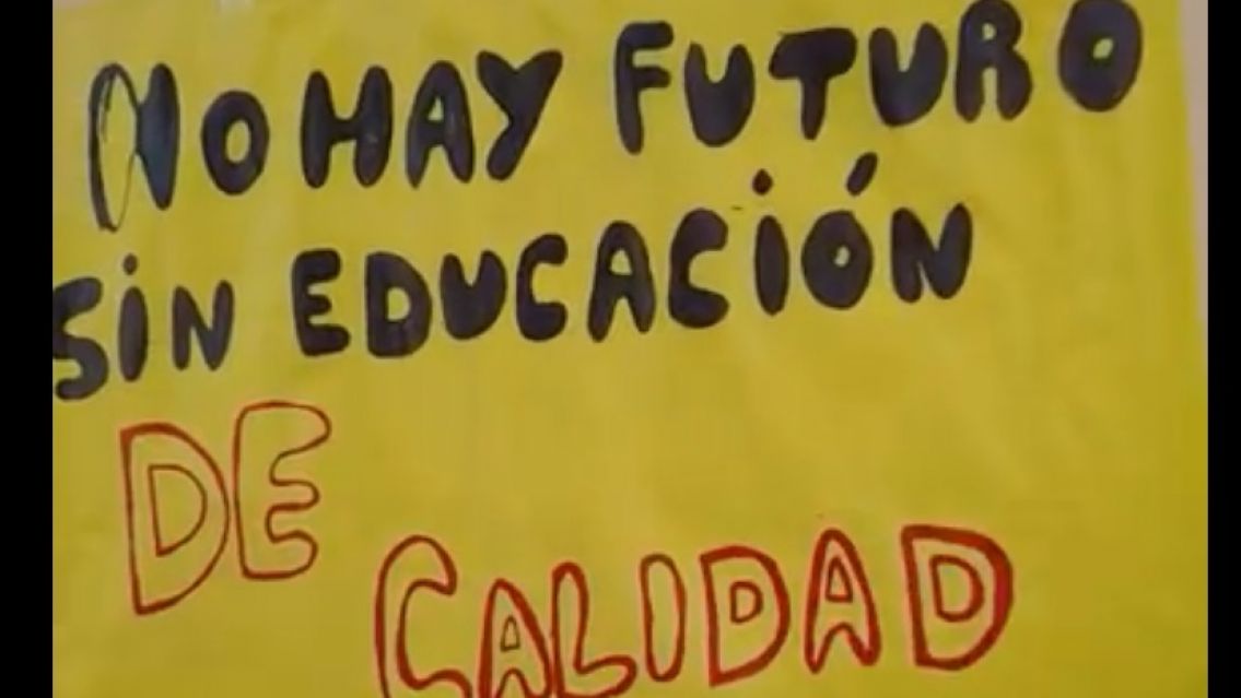 Jujeños tomaron una escuela y exigen a Calsina que nombre docentes