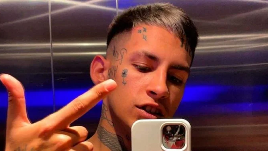 L-Gante se cruzó con una artista y le dijo "dejá de loriar". Es mujer y mayor que él