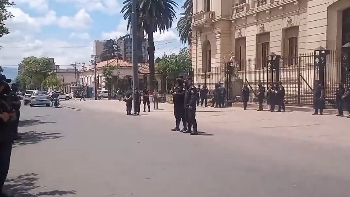 Trabajo comunitario, multa o arresto: la respuesta a la protesta ind�gena en Jujuy