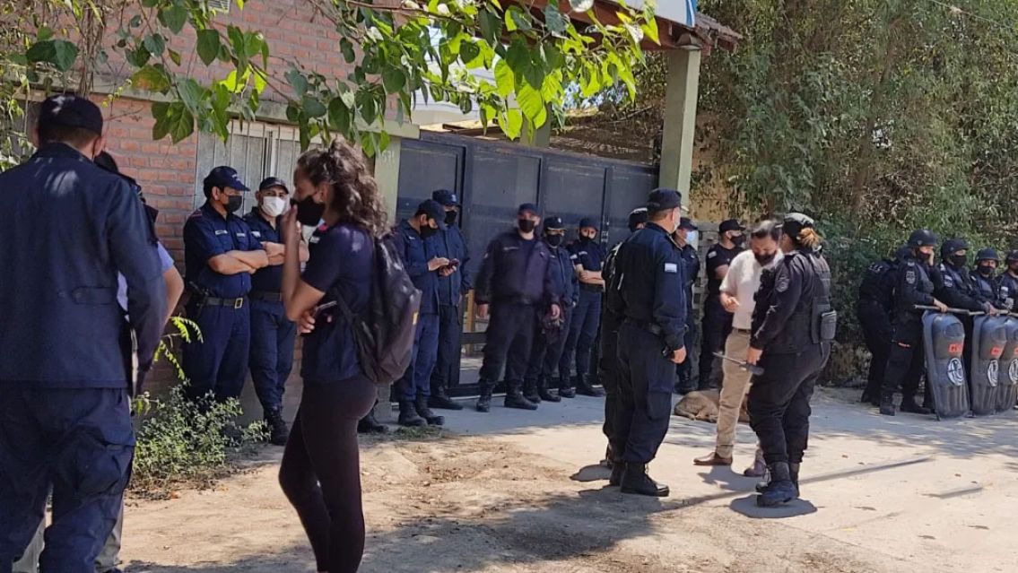 Indignados: "Hambre y pobreza en Jujuy mientras Sarapura anda de campa�a"