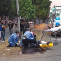 Motochorros robaron un celular en barrio Luján y en su huida protagonizaron un grave accidente